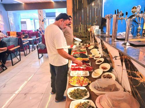 Еда / где поесть недалеко от отеля