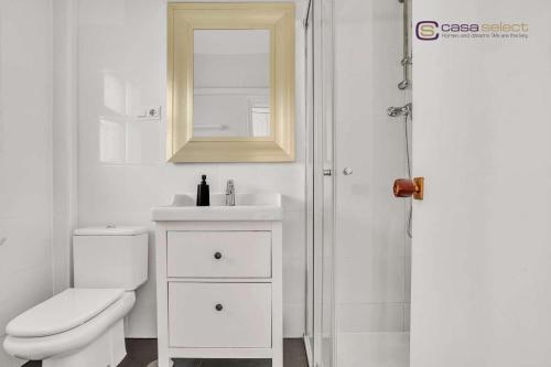 Ένα μπάνιο στο Beautiful bungalow on the Torrox-Costa boulevard!