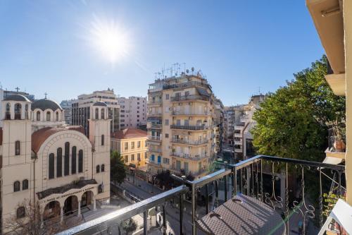 Hippodrome View - Red