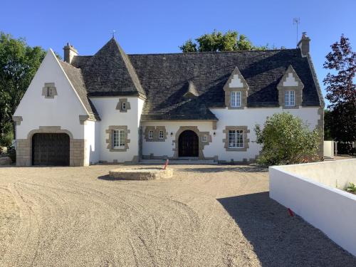 Superbe Villa Néo Bretonne avec Piscine & Plage