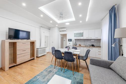 Luminosa Bright Central Flat with AC