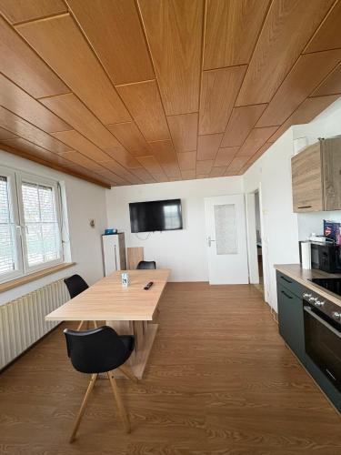 Danner Appartements Regau - Möblierte Langzeit- & Monteurapartments nahe Gmunden, Laakirchen, Salzburg & Wels I Vollmöbliert & mit Parkplatz