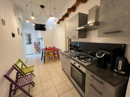 Køkken eller tekøkken på Vicol8 Casa Vacanze Dorgali