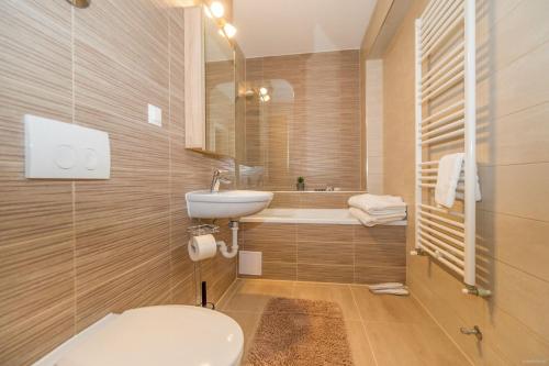 Ένα μπάνιο στο Armony