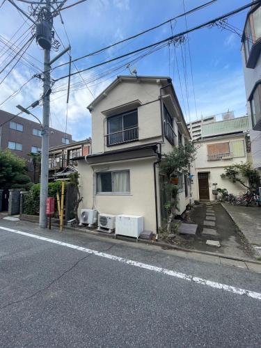 京急蒲田駅徒歩近の静かなモダンハウス