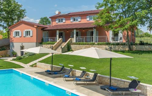Villa Tre Colonne for 10 persons in Central Istria with 60 m2 private pool, mini golf & sauna