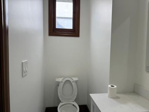 Et badeværelse på Downtown Residence Room 3