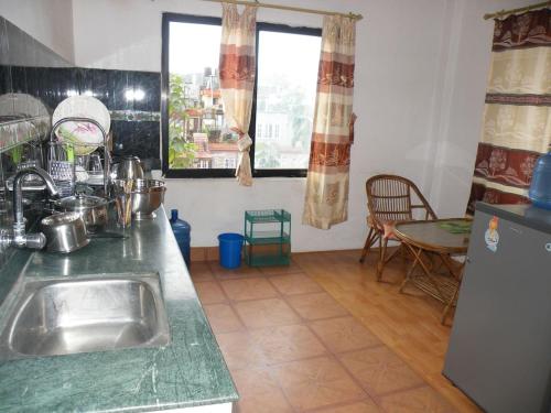 Nhà bếp/bếp nhỏ tại Pokhara Abroad Inn