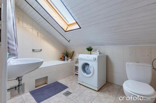 Ένα μπάνιο στο Villa Mavi