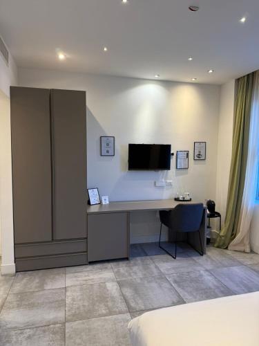 Mazzini Suites