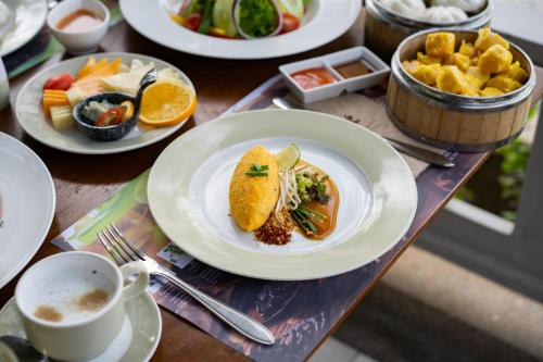 Mad på resortet eller i nærheden