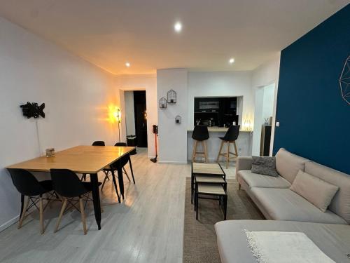 Χώρος καθιστικού στο Appartement moderne et cosy - Le Refuge du Bonhomme