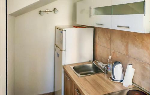 1 Bedroom Lovely Apartment In Vodice