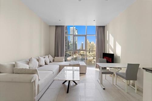 VayK - Chic Marina-Front 1BR in a Luxurious Location
