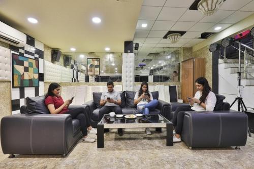 Επισκέπτες που μένουν στο FabHotel Prime Welcome Palace