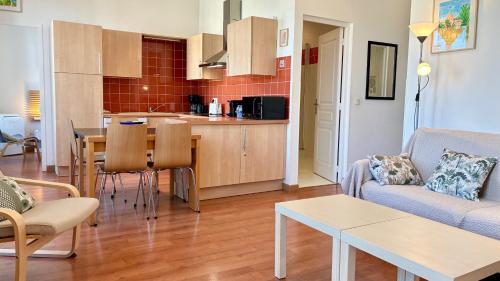 Galería fotográfica de ApartHotel Riviera - Liberte 1 - Grimaldi Promenade des Anglais 5mn - Supérieur 2 chambres AC - Emplacement Exceptionnel en Niza