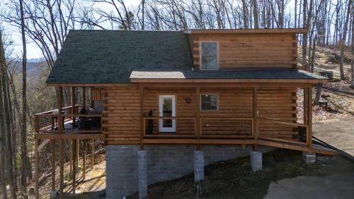Luxury Cabin with Hot Tub and Resort Access photo 50