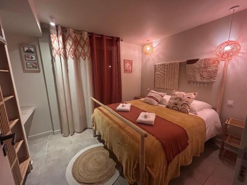 villa avec 200m de jardin privé la sablhyeres