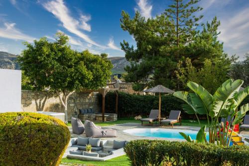 Bazén v ubytování SivasZen Family Villa, Heated Pool, Fitness & Play, By ThinkVilla nebo v jeho okolí