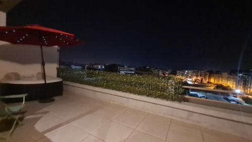 Un balcón o terraza en Appartement sans vis-à-vis