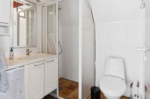 Un baño de Holiday Home Near Beach & Fun In Gedser