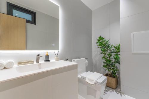 Koupelna v ubytování hiii Aura Pool Villa Hotel Pattaya Central