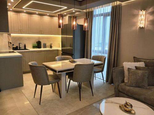 All Seasons Apartment 2