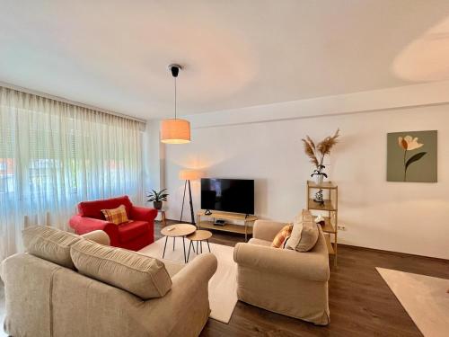 Bright and Cozy - 2 Bedroom & Free Parking