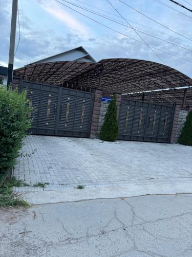 Φωτογραφία από το άλμπουμ του Роща 7 σε Bishkek