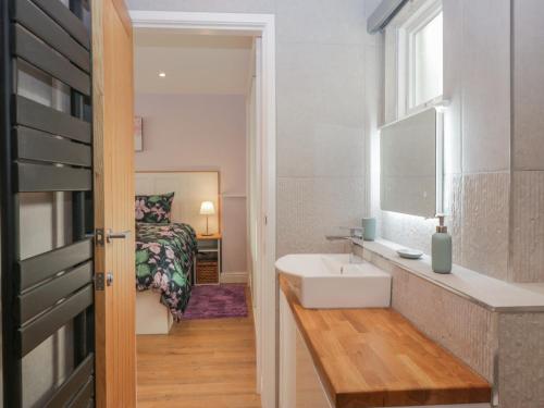 Et badeværelse på Drapers Cottage