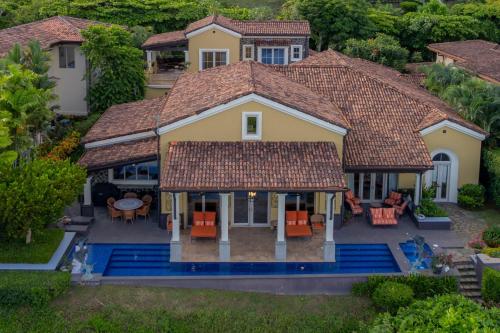 Το κτήριο όπου στεγάζεται  η βίλα