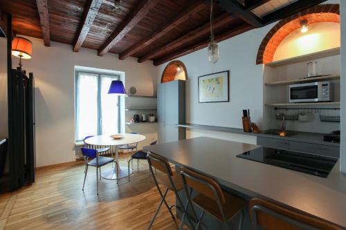 HACCA Collection - Milanese 2BR in Porta Venezia
