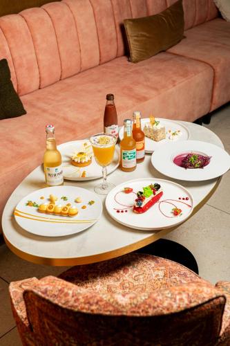 ホテルの敷地内または近くでの食事または食べ物