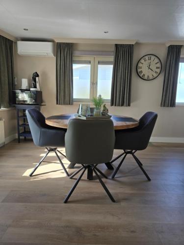 Φωτογραφία από το άλμπουμ του Chalet Dune chaletpark krabbenkreek Sint Annaland σε Sint Annaland