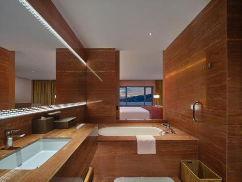 Un baño de Hilton Altay Hemu