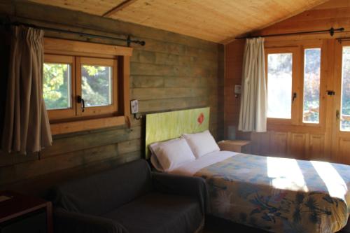 Un lugar para sentarse en Cabañas en los Árboles de Extremadura