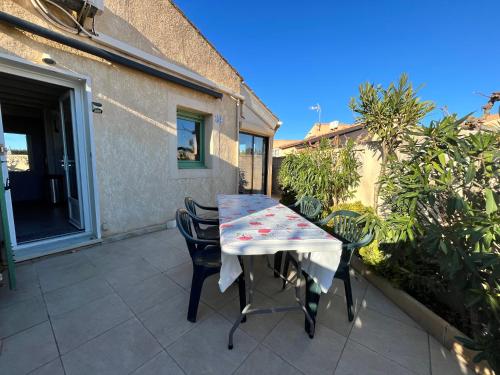 50m de la plage, adorable maison climatisée 2 chambres 5 couchages parking privatif LRVM52