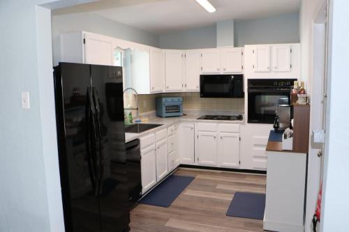 Η κουζίνα ή μικρή κουζίνα στο Stella's Beach House