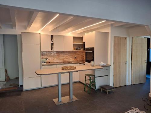 Η κουζίνα ή μικρή κουζίνα στο Saint Michel Escalus