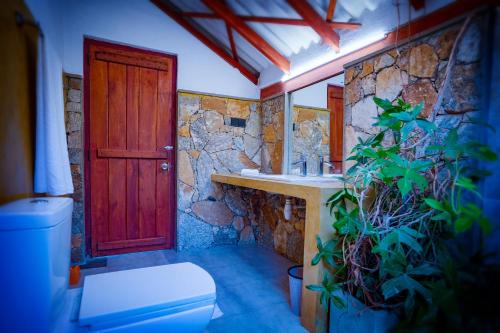 Φωτογραφία από το άλμπουμ του The Colonial Crest σε Nillambe