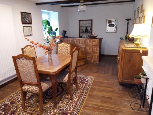 Istumisnurk majutusasutuses Maïstine - Chambres d hôte