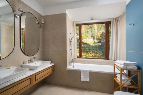 Koupelna v ubytování Pensiunea Leonida - RESORT LEONIDA