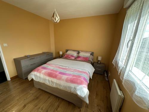 Foto dalla galleria di Une chambre chez Damien - chambre chez habitant a Montagnat