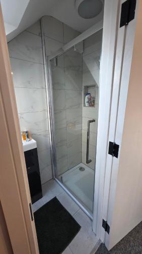 Lodge Causeway studio flat in Fishponds Bristol photo 4