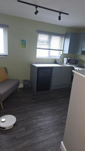 Lodge Causeway studio flat in Fishponds Bristol photo 9