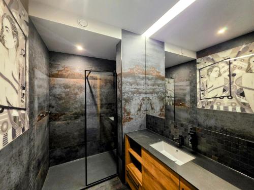 A bathroom at 4 Żywioły Falenty Ośrodek Konferencyjno-Szkoleniowy