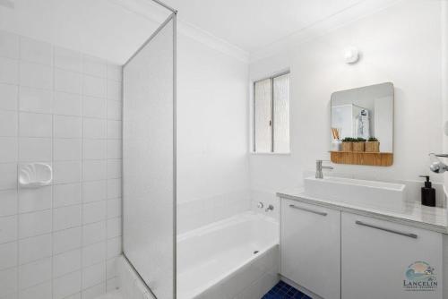 Ένα μπάνιο στο Sea Gem