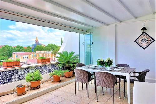 Penthouse with panoramic terrace at the Colosseum