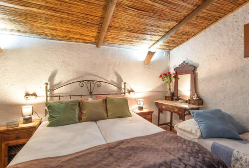 Una cama o camas en una habitación de Can Pavet