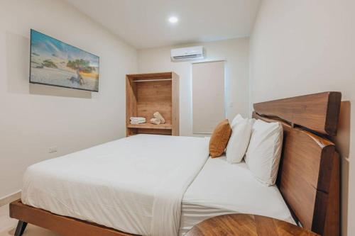 Ένα ή περισσότερα κρεβάτια σε δωμάτιο στο Super Stylish Home with Private Pool and outdoor